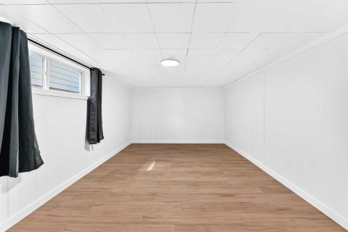311 72 Avenue Ne, Calgary, AB - Indoor Photo Showing Other Room
