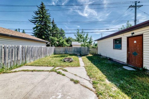 311 72 Avenue Ne, Calgary, AB - Outdoor