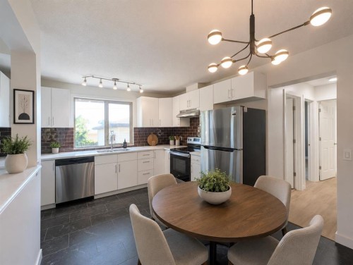 311 72 Avenue Ne, Calgary, AB - Indoor