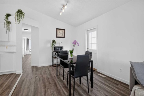 113 Mt Lorette Place Se, Calgary, AB - Indoor Photo Showing Dining Room