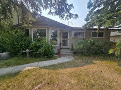 4127 69 Street NW Calgary, AB T3B 2J9