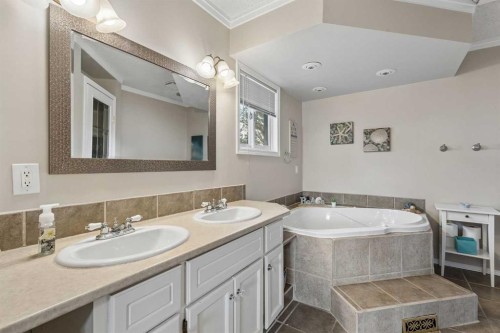244 Scurfield Place Nw, Calgary, AB - Indoor Photo Showing Bathroom