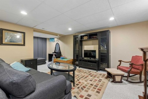 244 Scurfield Place Nw, Calgary, AB - Indoor Photo Showing Other Room