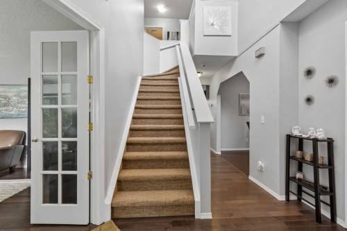 244 Scurfield Place Nw, Calgary, AB - Indoor Photo Showing Other Room
