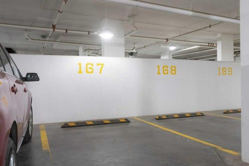 415-3130 Thirsk Street Nw, Calgary, AB - Indoor Photo Showing Garage