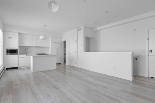 415-3130 Thirsk Street Nw, Calgary, AB - Indoor Photo Showing Kitchen