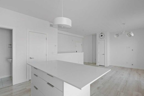 415-3130 Thirsk Street Nw, Calgary, AB - Indoor