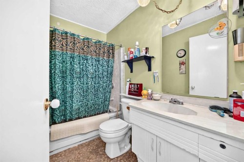 350 Silver Ridge Crescent Nw, Calgary, AB - Indoor Photo Showing Bathroom