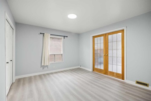 528 21 Avenue Sw, Calgary, AB - Indoor Photo Showing Other Room