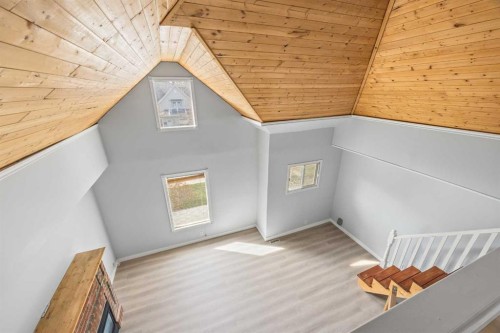 528 21 Avenue Sw, Calgary, AB - Indoor Photo Showing Other Room