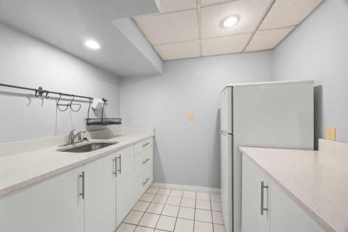 528 21 Avenue Sw, Calgary, AB - Indoor