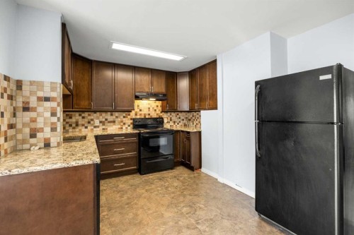528 21 Avenue Sw, Calgary, AB - Indoor Photo Showing Kitchen
