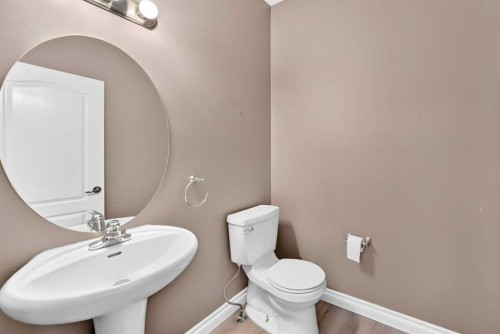 63 Royal Birch Point Nw, Calgary, AB - Indoor Photo Showing Bathroom