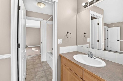 63 Royal Birch Point Nw, Calgary, AB - Indoor Photo Showing Bathroom