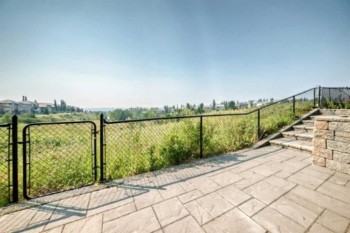 63 Royal Birch Point Nw, Calgary, AB - Outdoor
