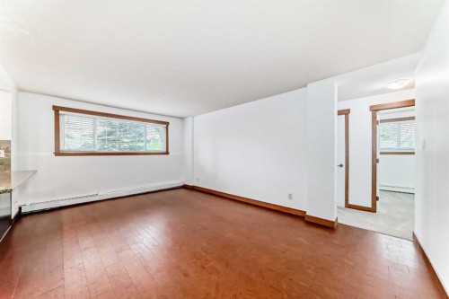112-315 50 Avenue Sw, Calgary, AB - Indoor Photo Showing Other Room