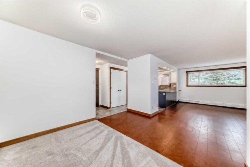112-315 50 Avenue Sw, Calgary, AB - Indoor Photo Showing Other Room