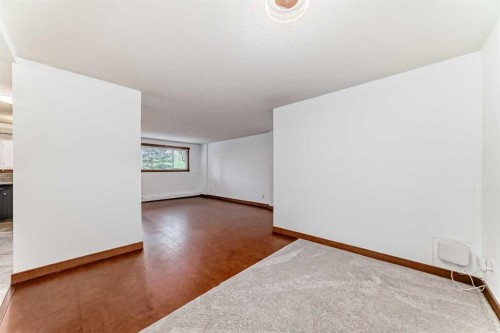 112-315 50 Avenue Sw, Calgary, AB - Indoor Photo Showing Other Room