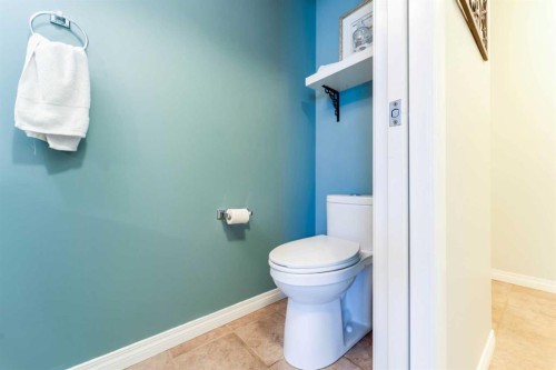 47 Panatella Bay Nw, Calgary, AB - Indoor Photo Showing Bathroom