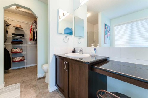 47 Panatella Bay Nw, Calgary, AB - Indoor Photo Showing Bathroom