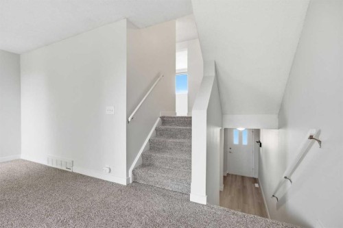 7003 Ranchero Road Nw, Calgary, AB - Indoor Photo Showing Other Room