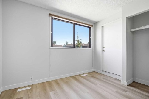 7003 Ranchero Road Nw, Calgary, AB - Indoor Photo Showing Other Room