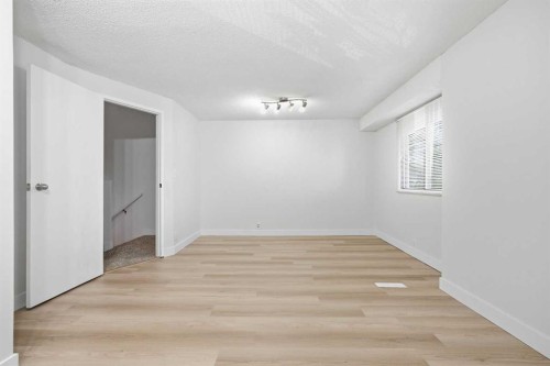 7003 Ranchero Road Nw, Calgary, AB - Indoor Photo Showing Other Room