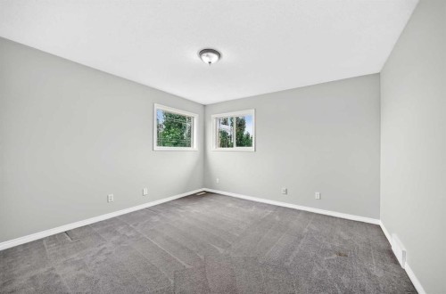 171 Oakmere Green, Chestermere, AB - Indoor Photo Showing Other Room