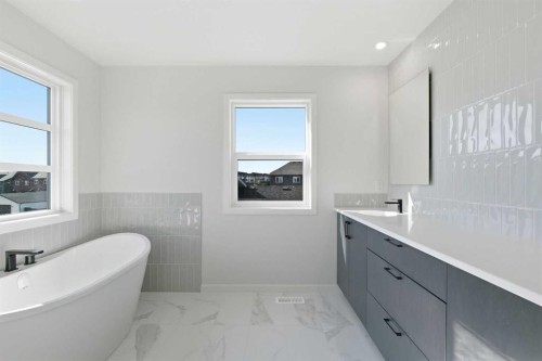 572 Belmont Heath Sw, Calgary, AB - Indoor Photo Showing Bathroom