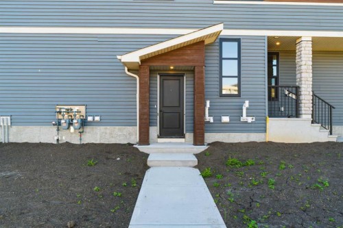 572 Belmont Heath Sw, Calgary, AB - Outdoor