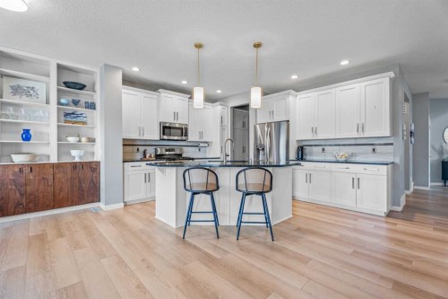 6 Storm Mountain Place, Okotoks, AB - Indoor Photo Showing Kitchen