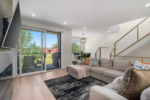 3-3355 Spruce Drive Sw, Calgary, AB - Indoor Photo Showing Living Room