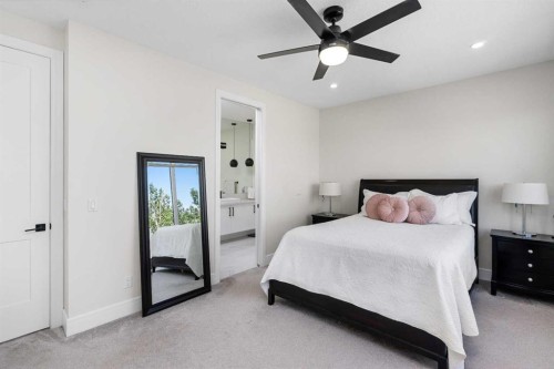 3-3355 Spruce Drive Sw, Calgary, AB - Indoor Photo Showing Bedroom