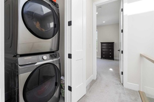 3-3355 Spruce Drive Sw, Calgary, AB - Indoor Photo Showing Laundry Room