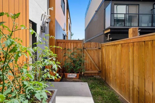 3-3355 Spruce Drive Sw, Calgary, AB - Outdoor