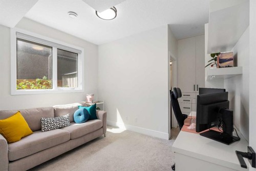 3-3355 Spruce Drive Sw, Calgary, AB - Indoor Photo Showing Other Room