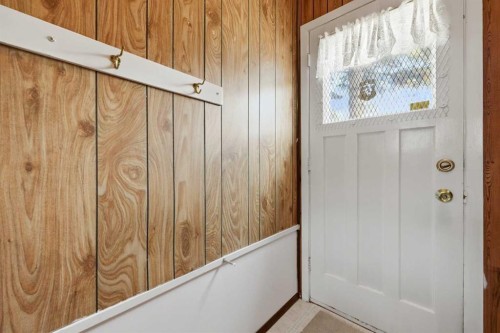 3803 14 Avenue Ne, Calgary, AB - Indoor Photo Showing Other Room