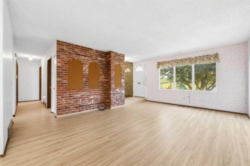 3803 14 Avenue Ne, Calgary, AB - Indoor