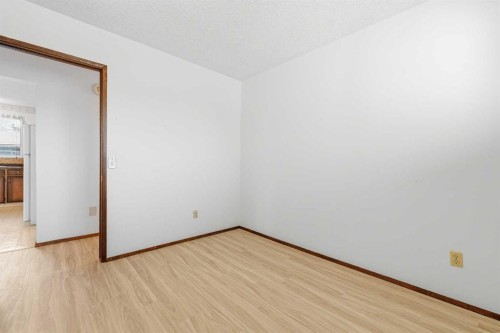 3803 14 Avenue Ne, Calgary, AB - Indoor Photo Showing Other Room