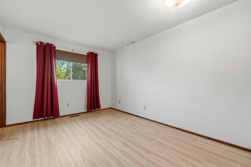 3803 14 Avenue Ne, Calgary, AB - Indoor Photo Showing Other Room