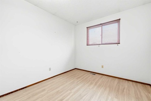 3803 14 Avenue Ne, Calgary, AB - Indoor Photo Showing Other Room