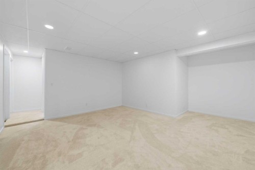 3803 14 Avenue Ne, Calgary, AB - Indoor Photo Showing Other Room
