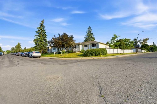 3803 14 Avenue Ne, Calgary, AB - Outdoor
