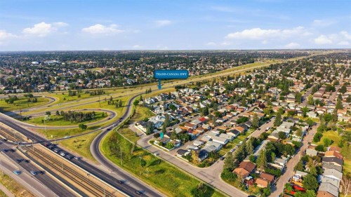 3803 14 Avenue Ne, Calgary, AB - Outdoor With View