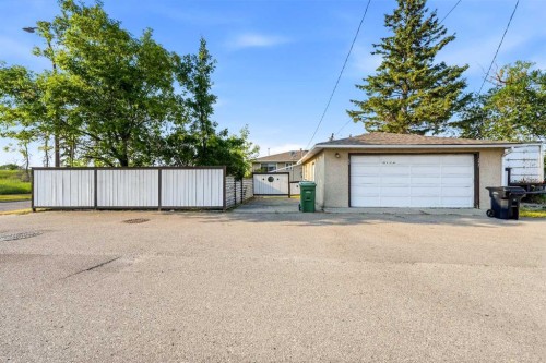 3803 14 Avenue Ne, Calgary, AB - Outdoor