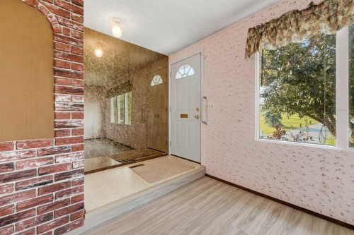 3803 14 Avenue Ne, Calgary, AB - Indoor Photo Showing Other Room