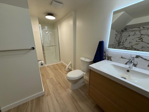 621088 Rge Rd 53 Ne, Fort Assiniboine, AB - Indoor Photo Showing Bathroom