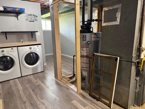 621088 Rge Rd 53 Ne, Fort Assiniboine, AB - Indoor Photo Showing Laundry Room