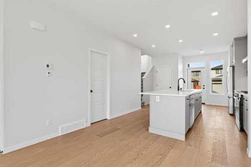 83 Wolf Hollow Rise Se, Calgary, AB - Indoor Photo Showing Kitchen