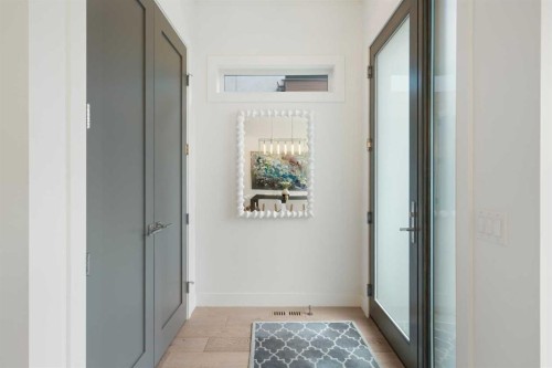 2014 48 Avenue Sw, Calgary, AB - Indoor
